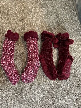 Cozy Burgundy Men’s Lounge Socks — Plush Cabin Comfort